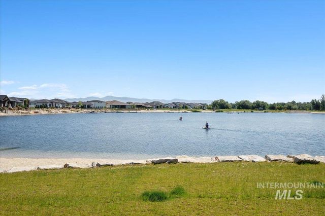 10103 W Twisted Vine Ct, Star, ID 83669
