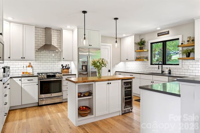 120 Old Lakey Gap Road, Black Mountain, NC 28711