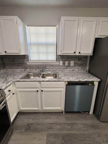 9 Camelia Circle, Little Rock, AR 72210