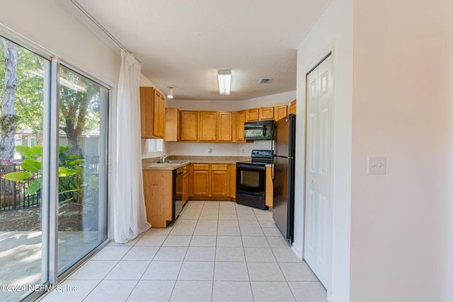 1630 VINELAND Circle B, Fleming Island, FL 32003