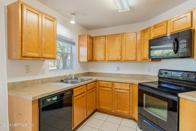 1630 VINELAND Circle B, Fleming Island, FL 32003