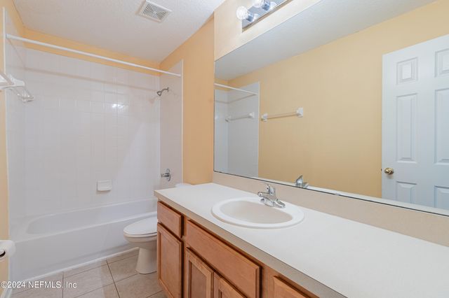 1630 VINELAND Circle B, Fleming Island, FL 32003
