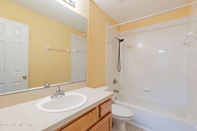 1630 VINELAND Circle B, Fleming Island, FL 32003