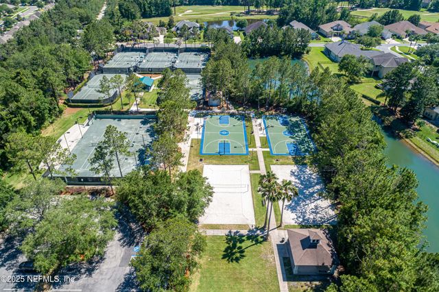 1630 VINELAND Circle B, Fleming Island, FL 32003