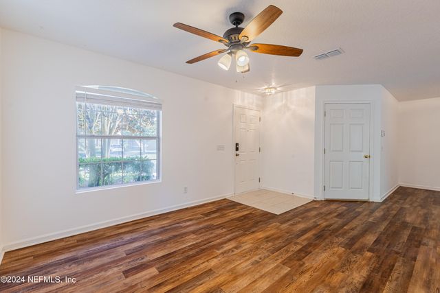 1630 VINELAND Circle B, Fleming Island, FL 32003