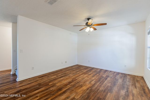 1630 VINELAND Circle B, Fleming Island, FL 32003