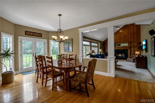 8145 Oak Leaf Lane, Clarence, NY 14221