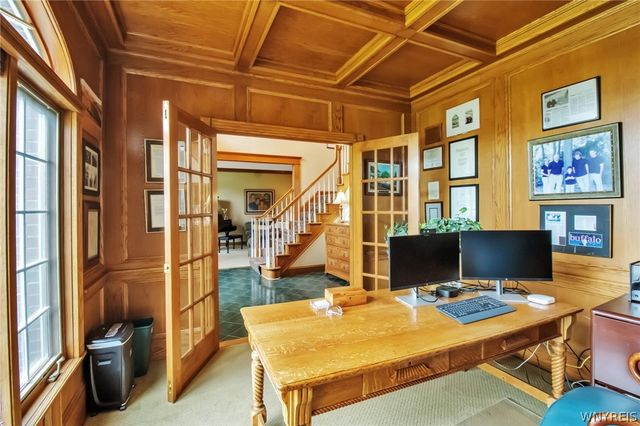 8145 Oak Leaf Lane, Clarence, NY 14221