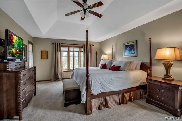 8145 Oak Leaf Lane, Clarence, NY 14221