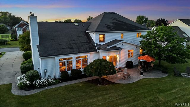 8145 Oak Leaf Lane, Clarence, NY 14221