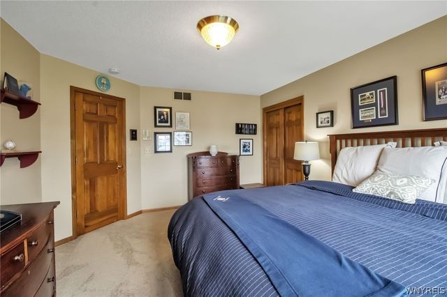 8145 Oak Leaf Lane, Clarence, NY 14221