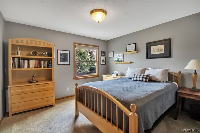 8145 Oak Leaf Lane, Clarence, NY 14221