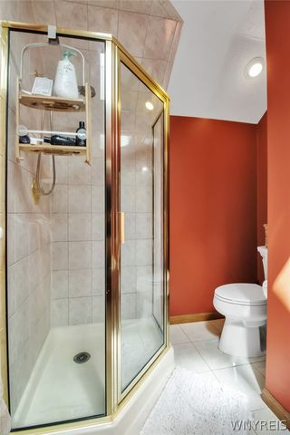 8145 Oak Leaf Lane, Clarence, NY 14221