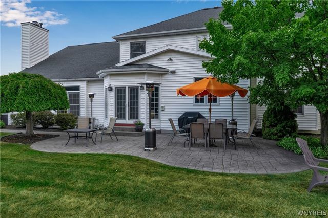 8145 Oak Leaf Lane, Clarence, NY 14221