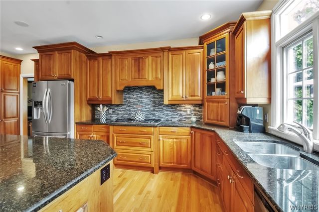 8145 Oak Leaf Lane, Clarence, NY 14221