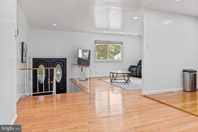 6200 COLLINSWAY RD, Catonsville, MD 21228