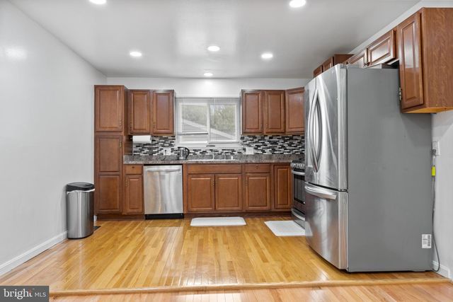 6200 COLLINSWAY RD, Catonsville, MD 21228