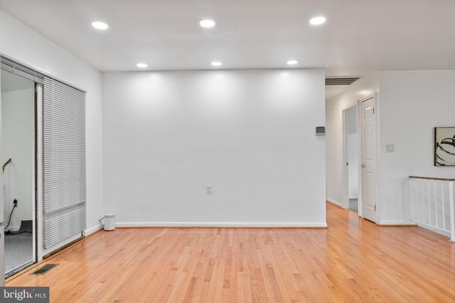 6200 COLLINSWAY RD, Catonsville, MD 21228