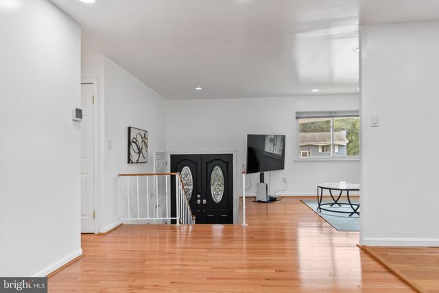 6200 COLLINSWAY RD, Catonsville, MD 21228