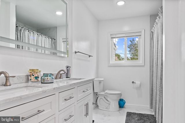 6200 COLLINSWAY RD, Catonsville, MD 21228