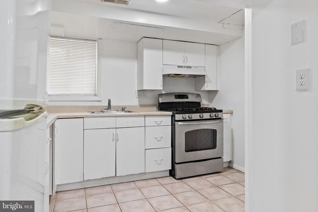 6200 COLLINSWAY RD, Catonsville, MD 21228