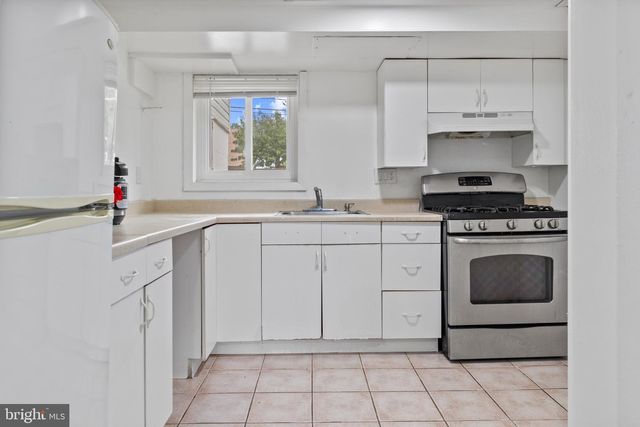 6200 COLLINSWAY RD, Catonsville, MD 21228