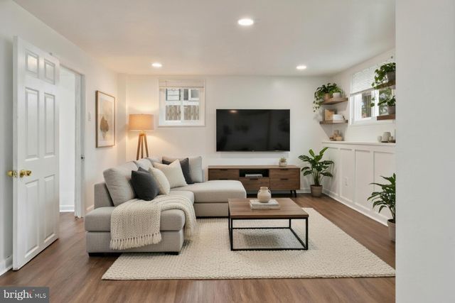 6200 COLLINSWAY RD, Catonsville, MD 21228