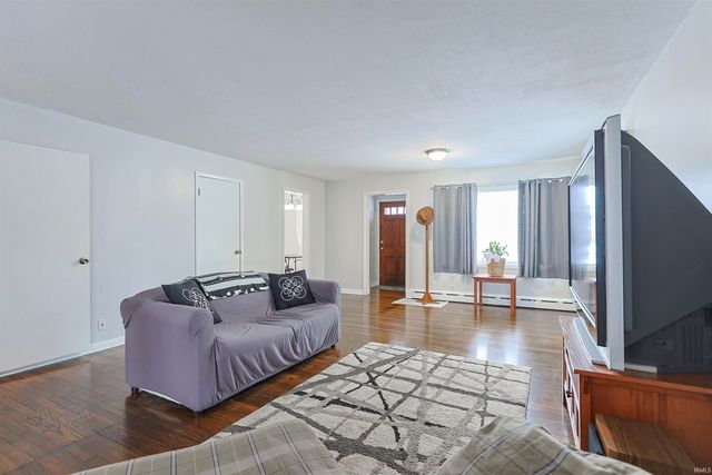 809 E Donmoyer Avenue, South Bend, IN 46614