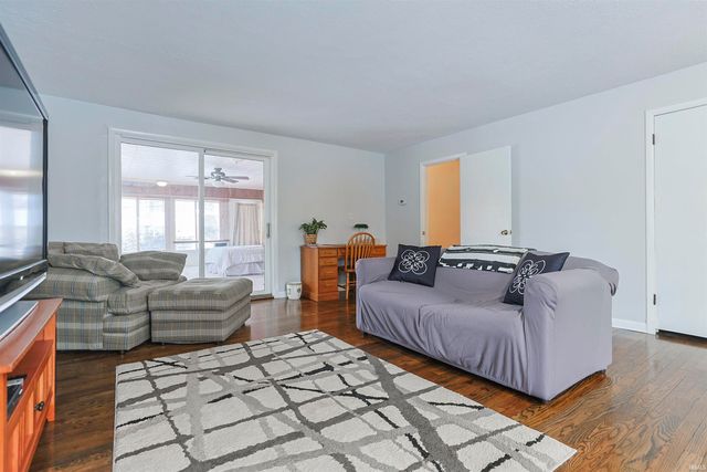 809 E Donmoyer Avenue, South Bend, IN 46614