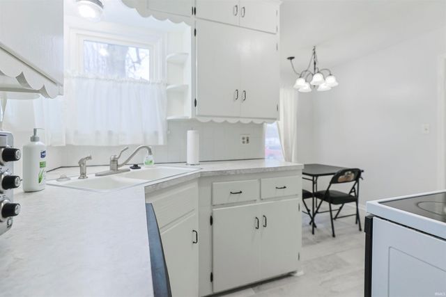 809 E Donmoyer Avenue, South Bend, IN 46614