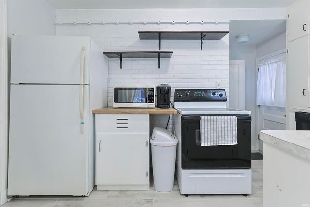 809 E Donmoyer Avenue, South Bend, IN 46614