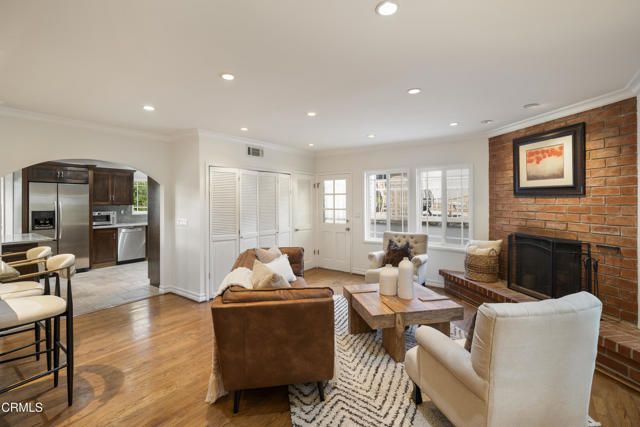 941 Chehalem Road, La Canada Flintridge, CA 91011