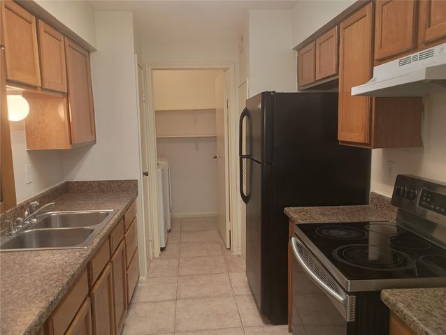 8787 Brae Acres Road 307, Houston, TX 77074