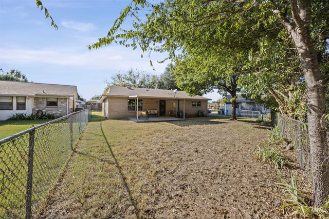 316 Matthew Drive, Crowley, TX 76036