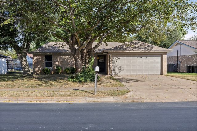 316 Matthew Drive, Crowley, TX 76036