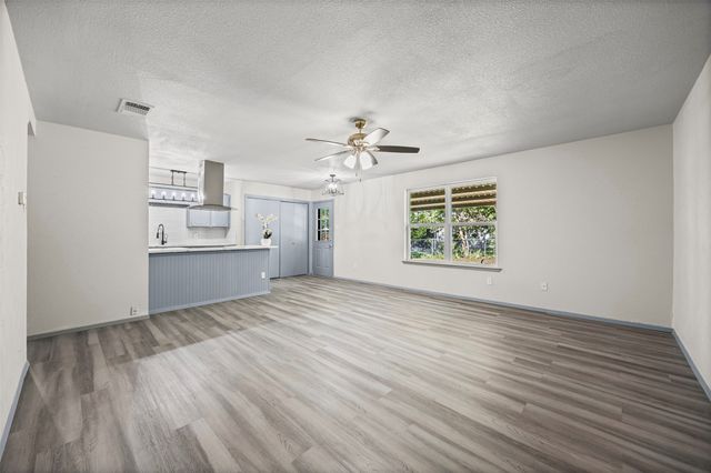 316 Matthew Drive, Crowley, TX 76036