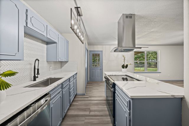 316 Matthew Drive, Crowley, TX 76036