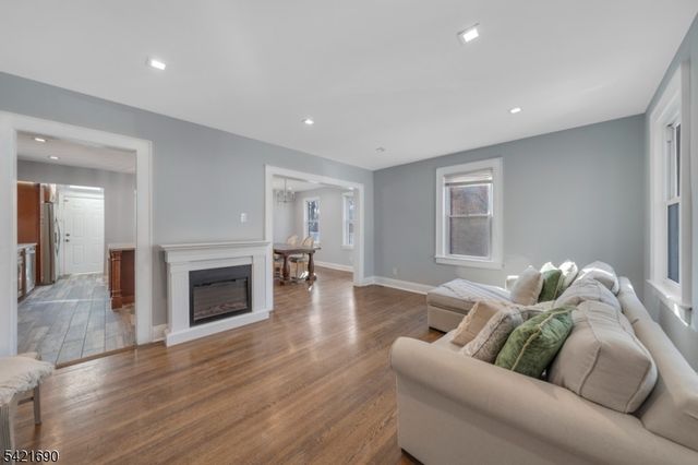 51 Cedar St, Nutley Twp., NJ 07110
