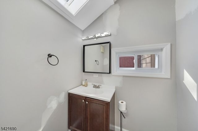 51 Cedar St, Nutley Twp., NJ 07110