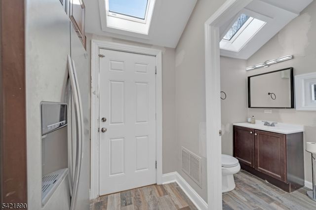 51 Cedar St, Nutley Twp., NJ 07110