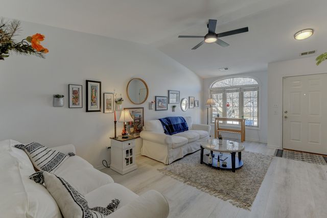 3962 Juniper Trail, Highland, IN 46322