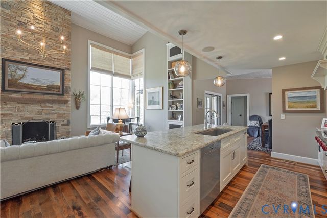 794 River Rd W, Manakin Sabot, VA 23103