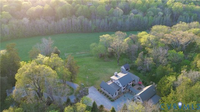 794 River Rd W, Manakin Sabot, VA 23103