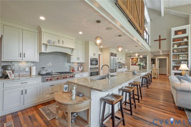 794 River Rd W, Manakin Sabot, VA 23103