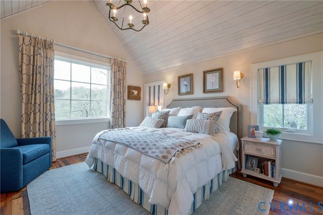 794 River Rd W, Manakin Sabot, VA 23103