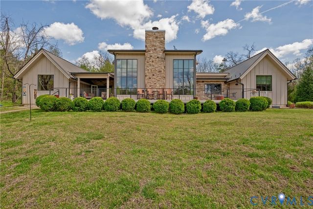 794 River Rd W, Manakin Sabot, VA 23103