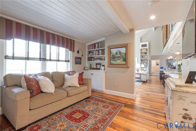 794 River Rd W, Manakin Sabot, VA 23103