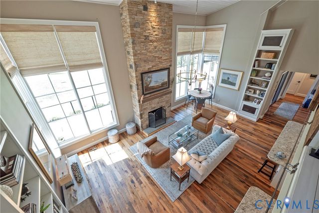 794 River Rd W, Manakin Sabot, VA 23103