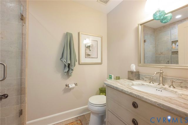794 River Rd W, Manakin Sabot, VA 23103