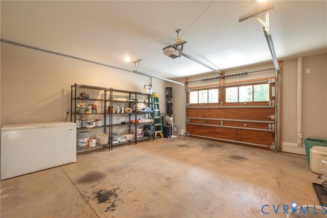 794 River Rd W, Manakin Sabot, VA 23103